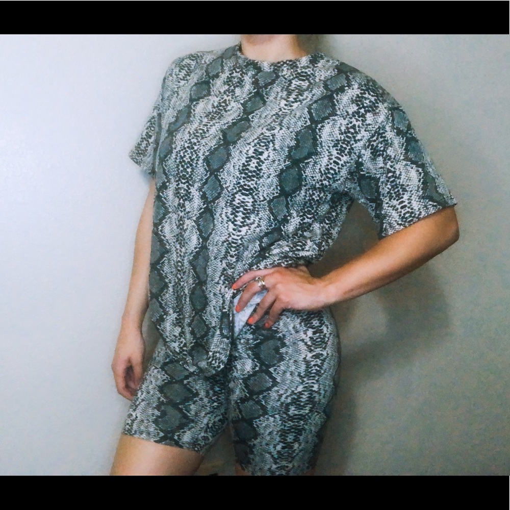 Snake lounge two piece